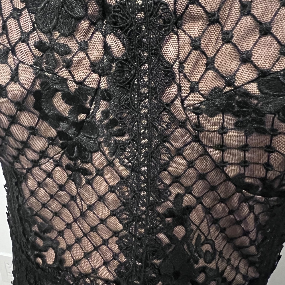 Glamorous Lace Dress (NWT) - Picture 6 of 11